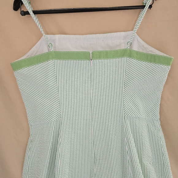 Woman's Dress - Picture 4 of 6